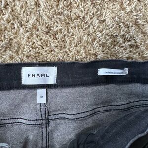 Frame Denim Le High Straight in Charcoal